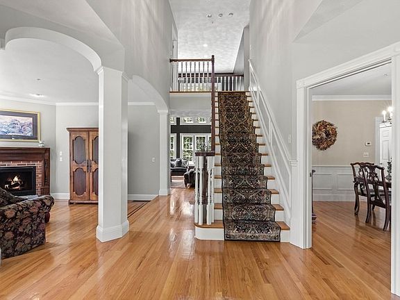 4th image of 41 Sherwood Dr