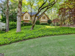 375 Spindle Ct, Sandy Springs, GA 30350
