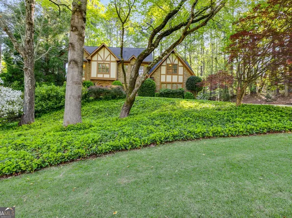 375 Spindle Ct, Sandy Springs, GA 30350