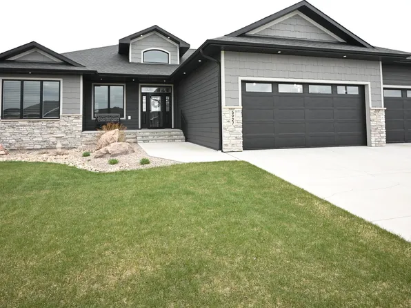 5927 Heritage Ridge Rd, Bismarck, ND 58503