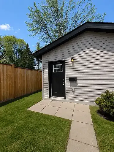 2 bed, 1.0 bath, 700 sqft, $1,995 — Photo 1