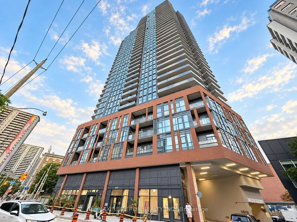 159 Wellesley St E #2809, Toronto, ON M4Y 1J4