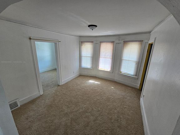 4th image of 3307 Evaline St