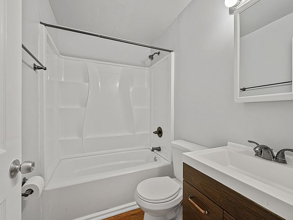 3rd image of 1261 Parkway Ave #635e5c6ce
