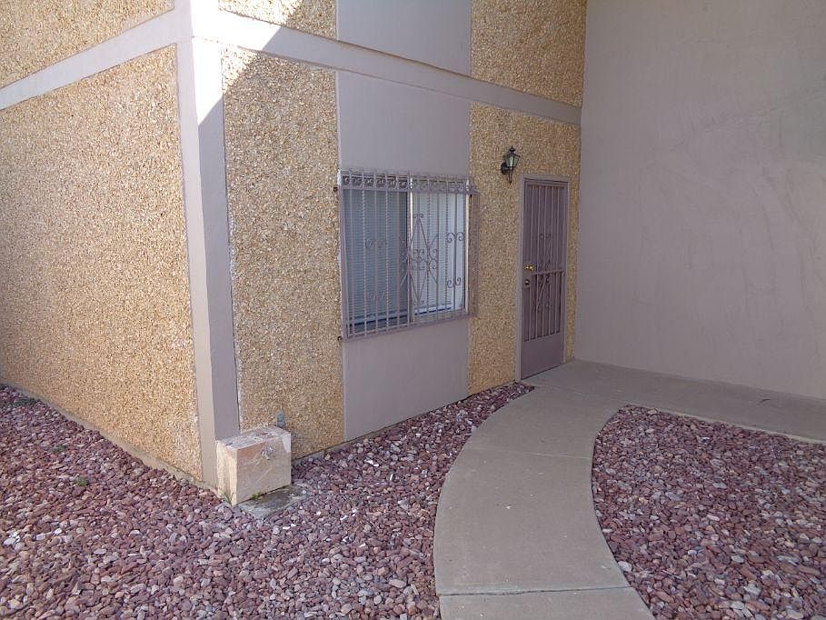 1st image of 7945 Knights Dr