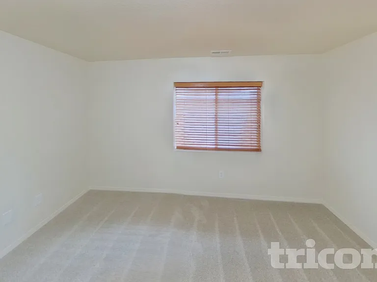5425 Barnstormers Ave — Photo 17