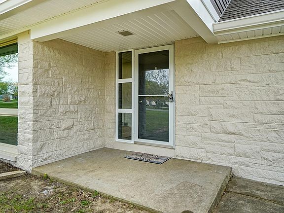 4th image of 164 Lindy Ave