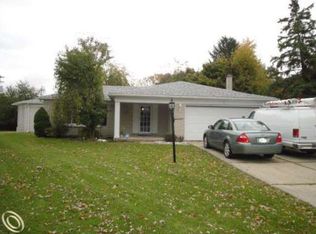 19320 Eldridge Ln, Southfield, MI