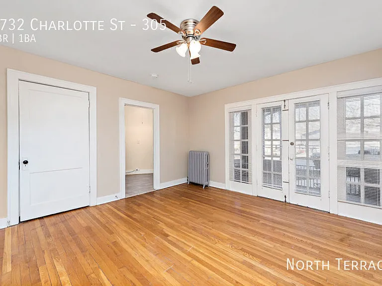 2732 Charlotte St — Photo 15