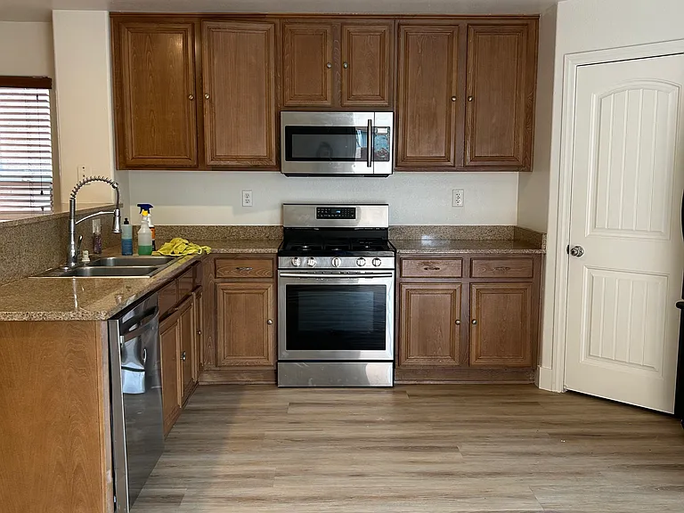 82 Peachtree Hill Ave — Photo 6