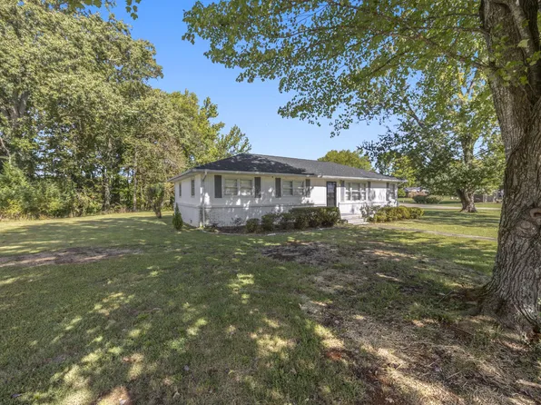 109 Flower Point, Estill Springs, TN 37330