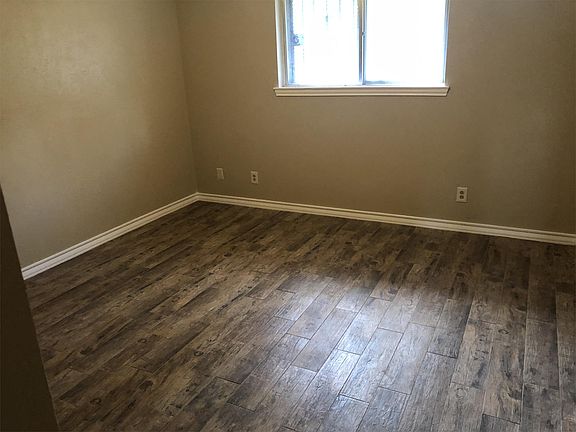 4th image of 2413 Tudor Dr