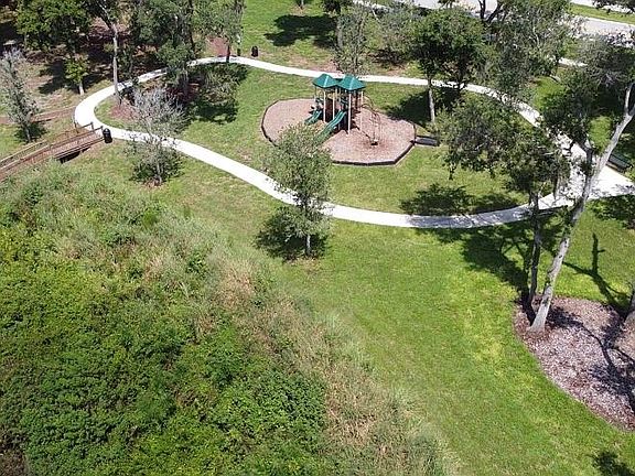 4th image of 16726 Sanctuary Dr