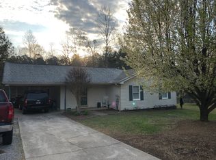 302 Thrift Dr, Westminster, SC 29693