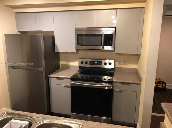 1919 Van Buren St APT 305A, Hollywood, FL 33020