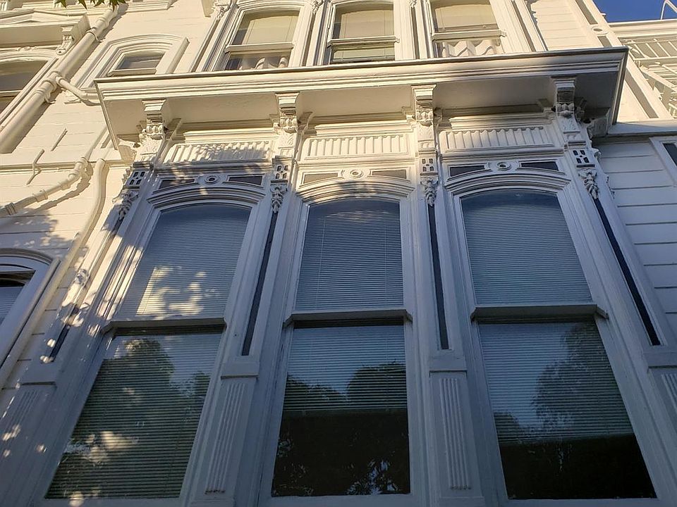 1st image of 1151 S Van Ness Ave