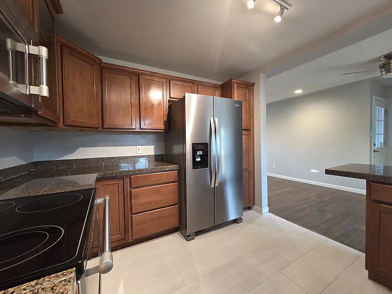 4242 E Montecito Ave — Photo 8