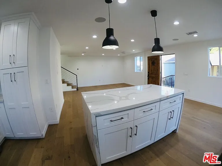 635 N Formosa Ave — Photo 5