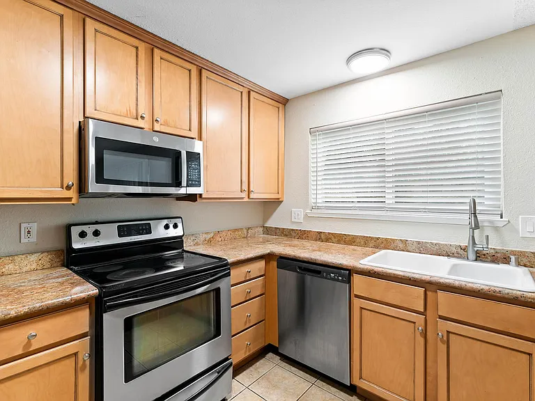 54 Quay Ct — Photo 58