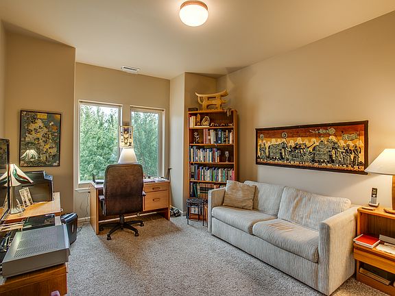 4th image of 113 E Raymond St #3C