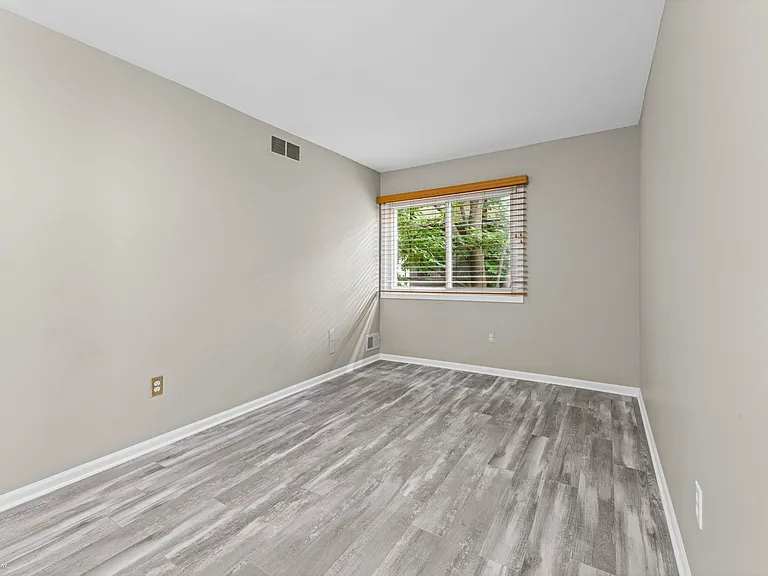 408 Country Club Dr — Photo 15