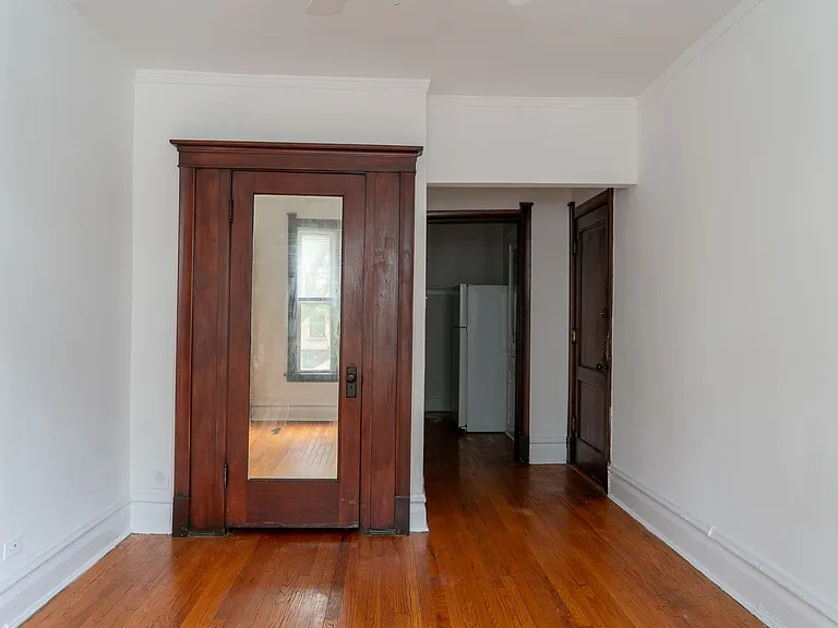 1945-1955 W Montrose Ave #4354-4356 — Photo 16