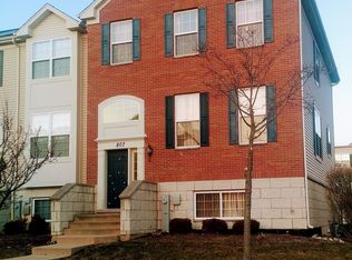 807 Brodhead Dr, Aurora, IL 60504