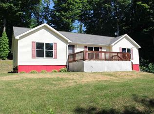 21 Mason Ln, Troy, NY 12180