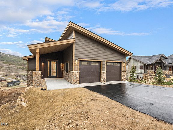 2nd image of 925 Pawnee Lane