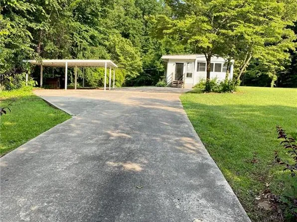 4408 Green Cove Ct, Winston Salem, NC 27107