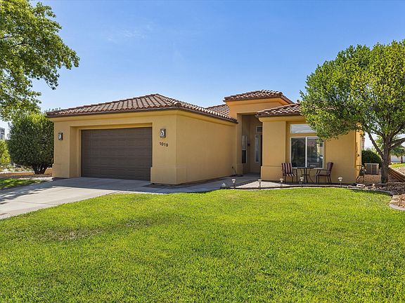 2nd image of 1019 W Shadow Ridge Dr