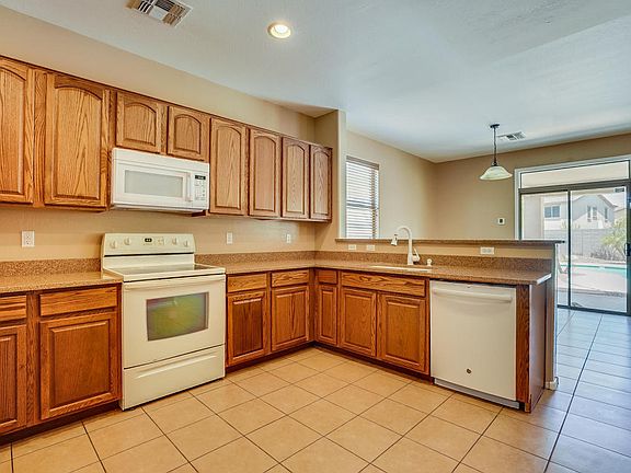 4th image of 1148 E Nickleback St