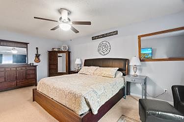 3rd image of 248 Clayton Ln