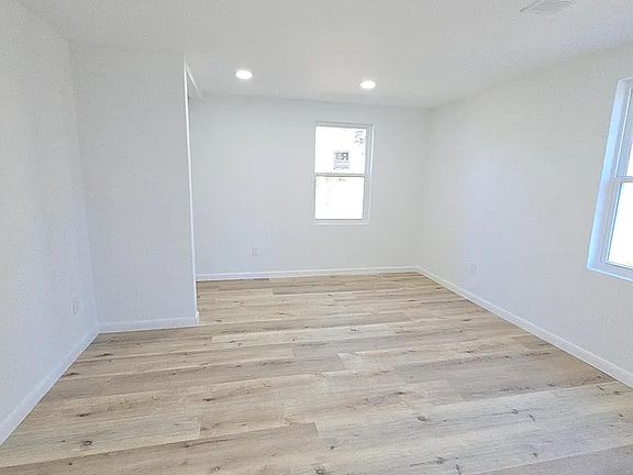3rd image of 107 Dennis Dr #1