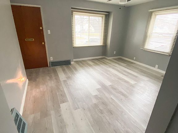 3rd image of 18440 Pembroke Ave