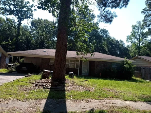 3407 E Lake Dr, Pine Bluff, AR 71603