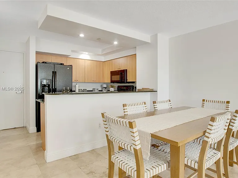 6917 Collins Ave #705 — Photo 8
