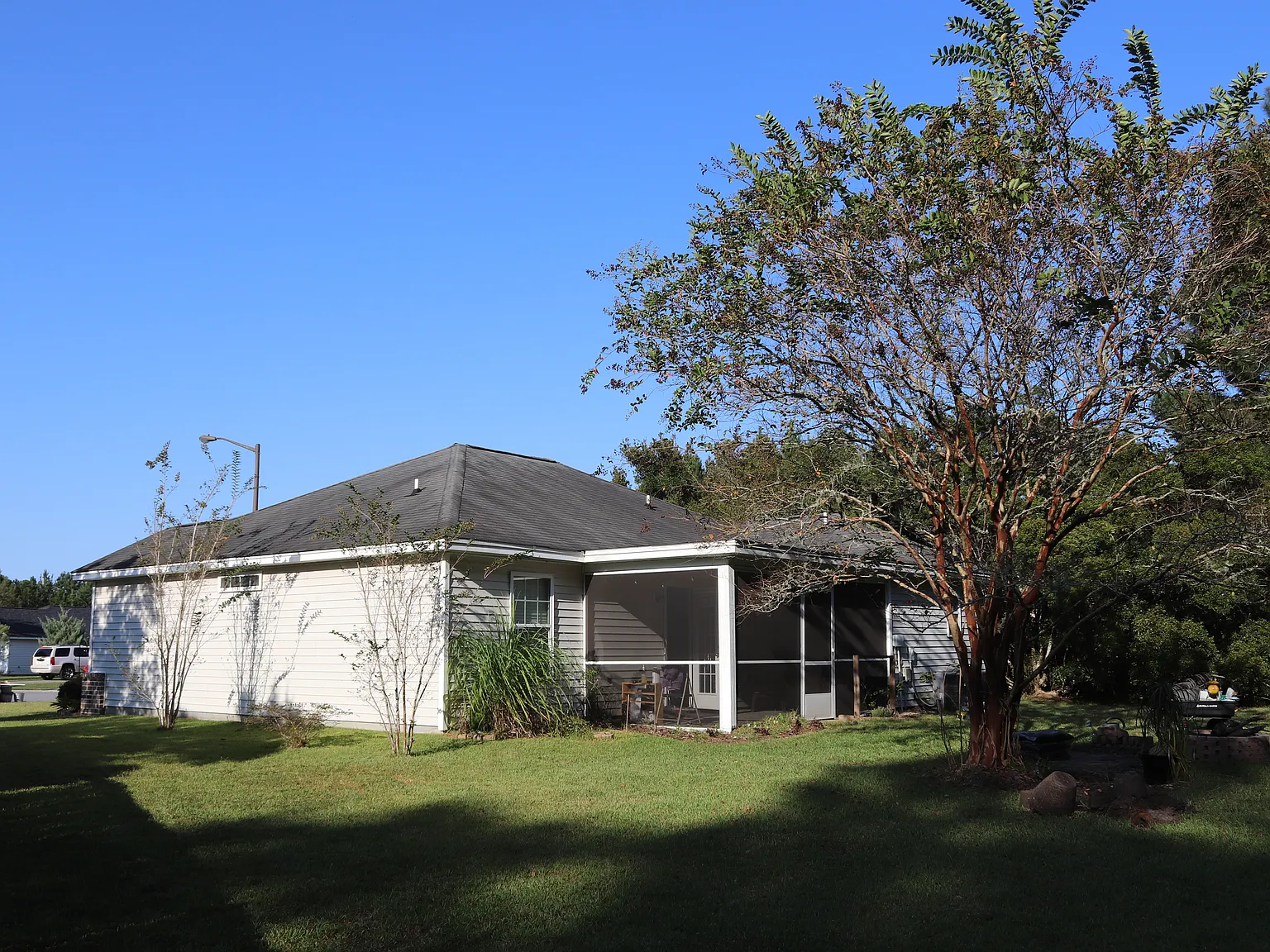 3 bed, 1203 sqft, $1,950 — Photo 3