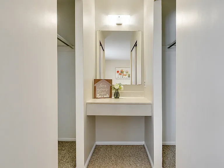 48 Cartlane Cir — Photo 6