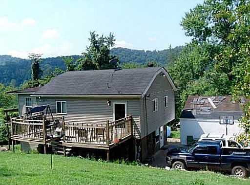5th image of 92 Wade Dr