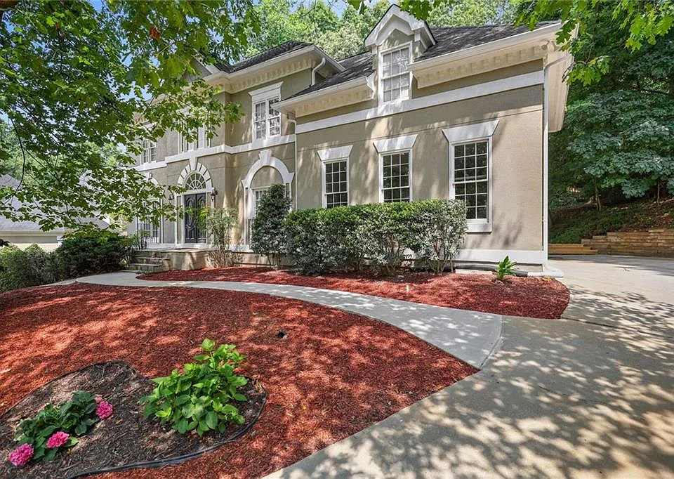 110 Weedon Ct