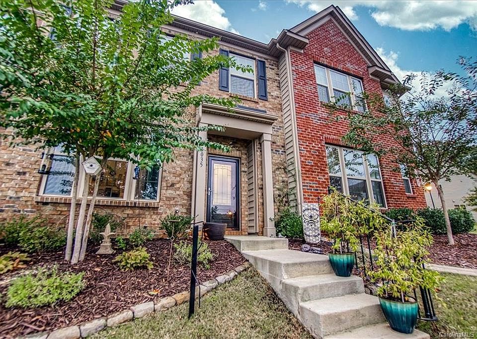 1st image of 3035 Honeylocust Ln #92