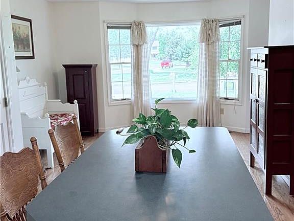 5th image of 10086 Creekside Ct