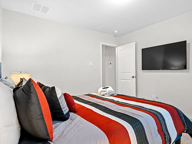 5541 Topwater Trl — Photo 30