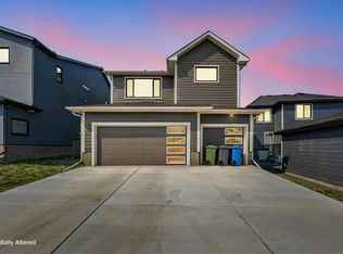 6 W Elderberry Way, Rocky View County, AB T3Z0G3
