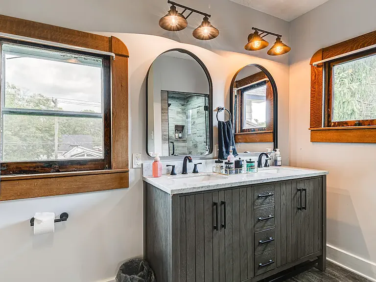 615 N Meridian St #3 — Photo 9