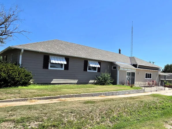 720 7th St, Beaver City, NE 68926