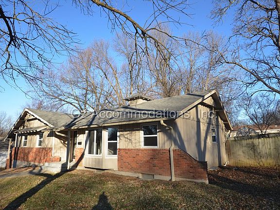 4th image of 11304 E 61st St