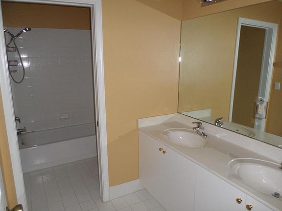 4th image of 5320 Grand Banks Blvd