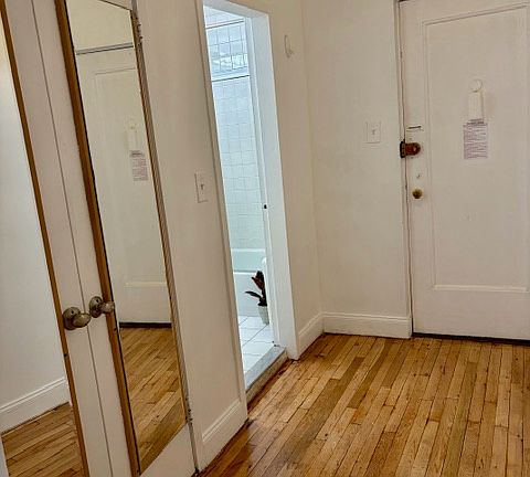 4th image of 312 W 23rd St APT 3L